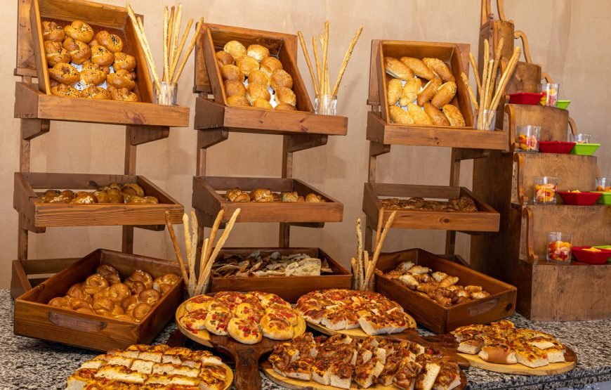 Eden Island Full-Day Snorkeling Trip